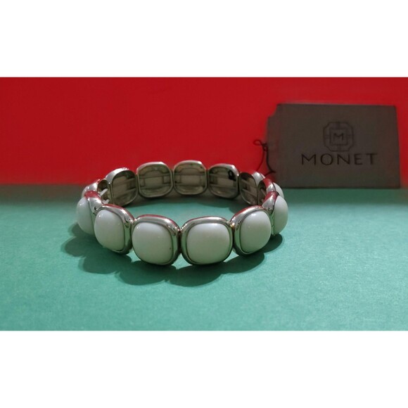 Monet Bangle Bracelet Eggshell Resin Gold Tone Metal Fashion Jewelry Stretchy x1 - Picture 8 of 11